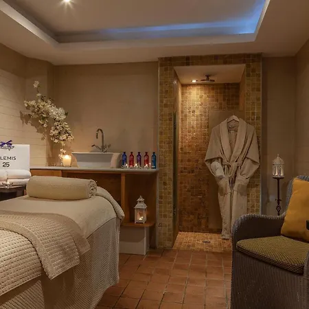 Radisson Blu And Spa, 4*